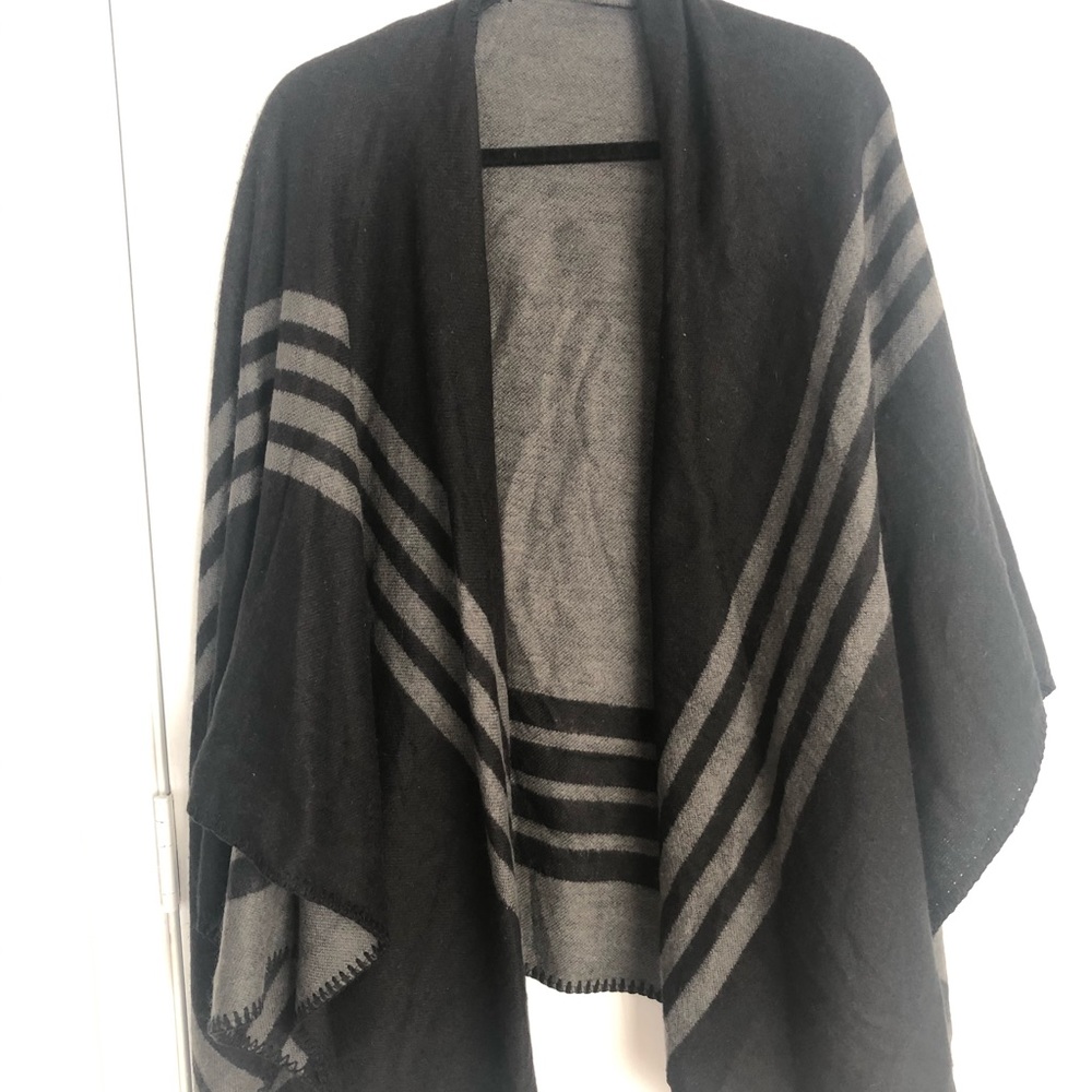 BB Dakota reversible poncho.